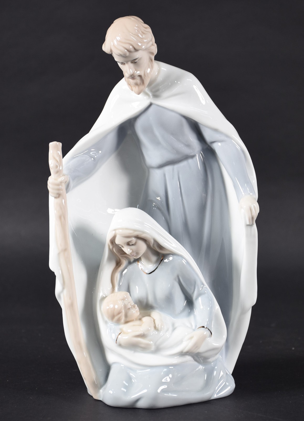 Grupo escultórico de porcelana policromada representando Sagrada... - foto 1 de 5