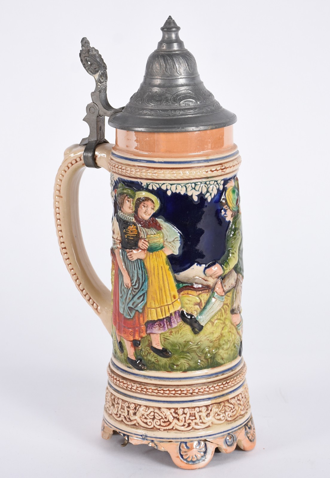 Tankard musical de cerâmica com figuras em relevo policromado, tampa... - foto 2 de 5