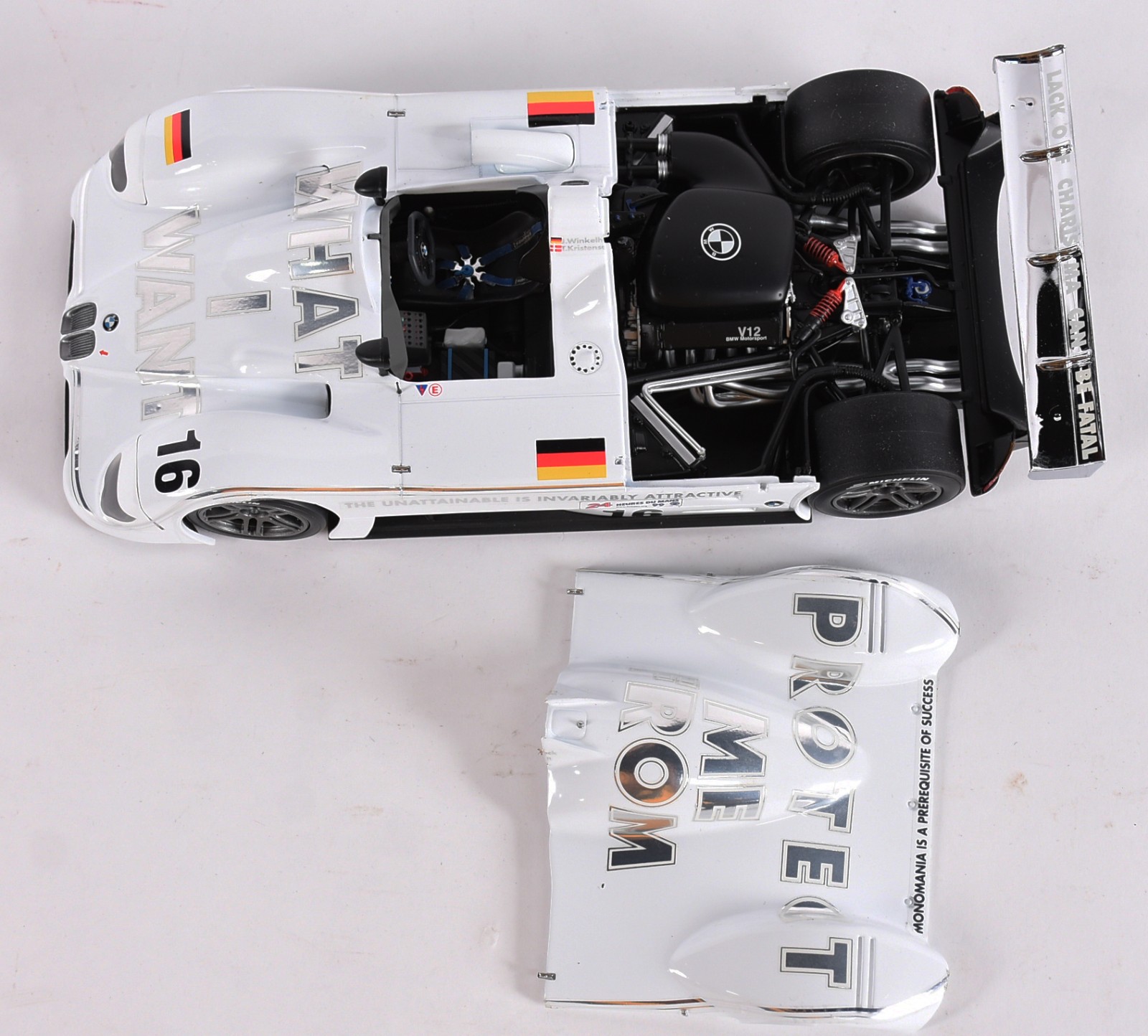 Jenny Holzer (1950), BMW V12 LMR, 1999 - foto 4 de 10