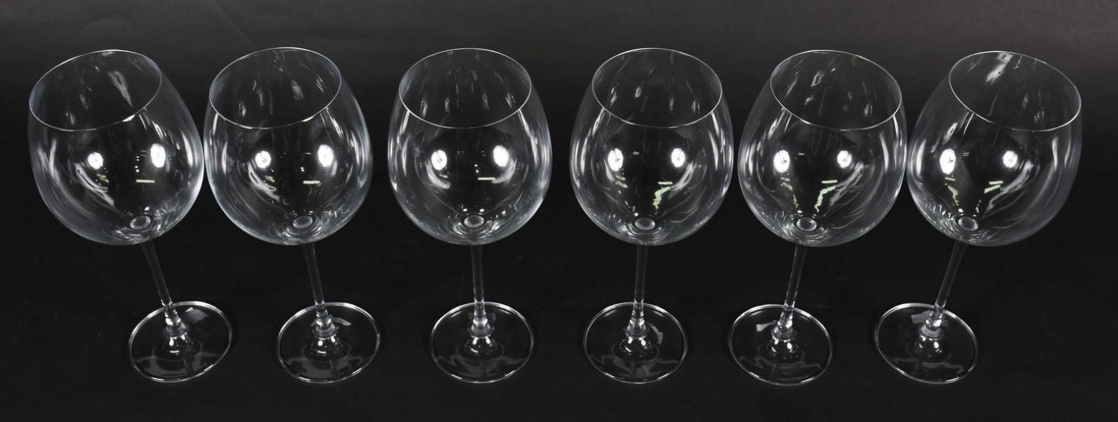 Seis taças de cristal para vinho, 850 ml. - foto 2 de 2