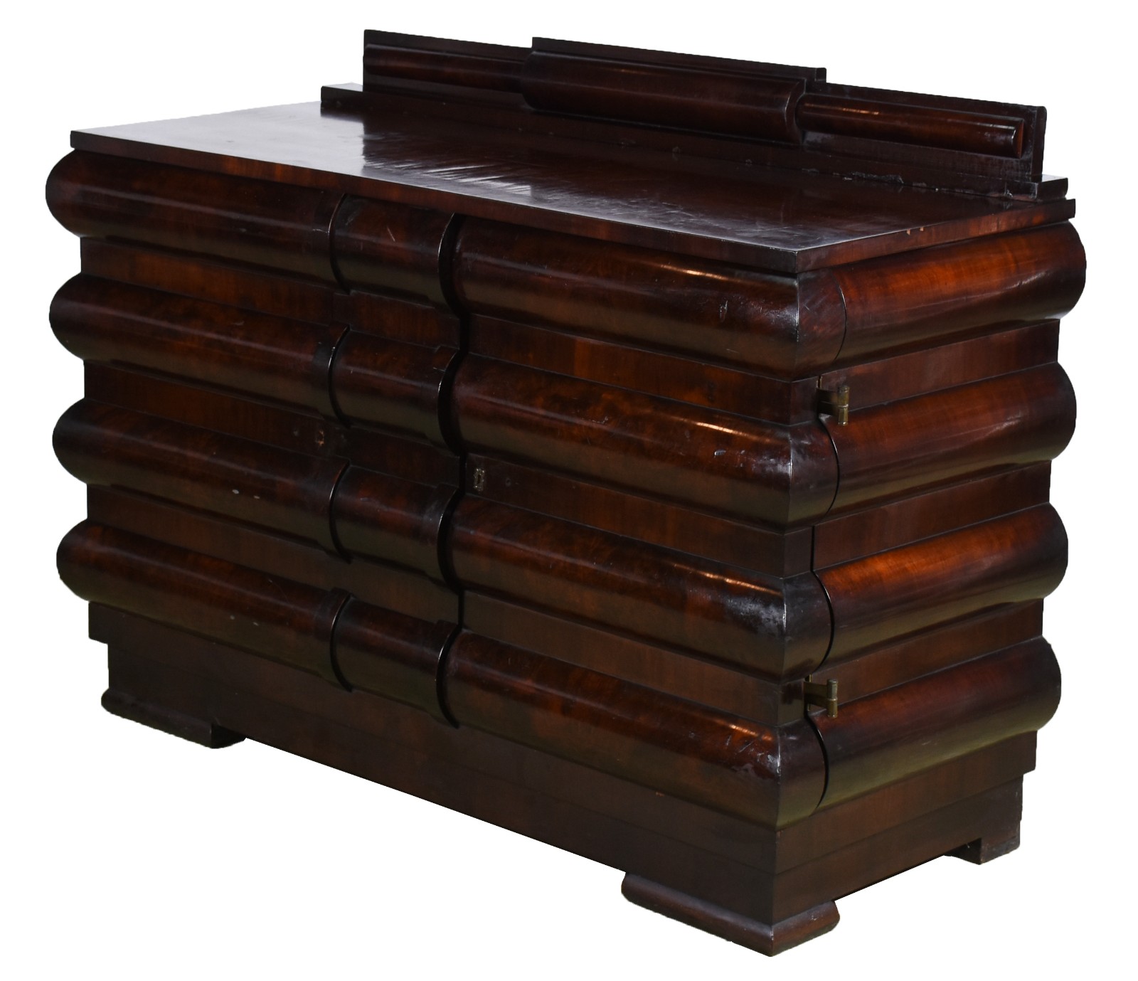 Buffet de madeira nobre, Art Deco, frente e laterais trabalhadas com... - foto 1 de 9