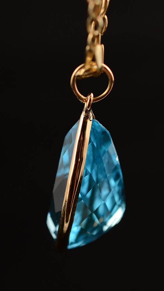 Cordão de ouro 18 k/ 750 com pingente de topázio azul com... - foto 3 de 3