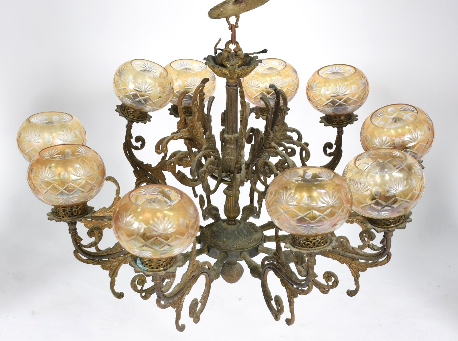 Lustre de bronze para 10 luzes, mangas de vidro âmbar lapidado. - foto 3 de 5