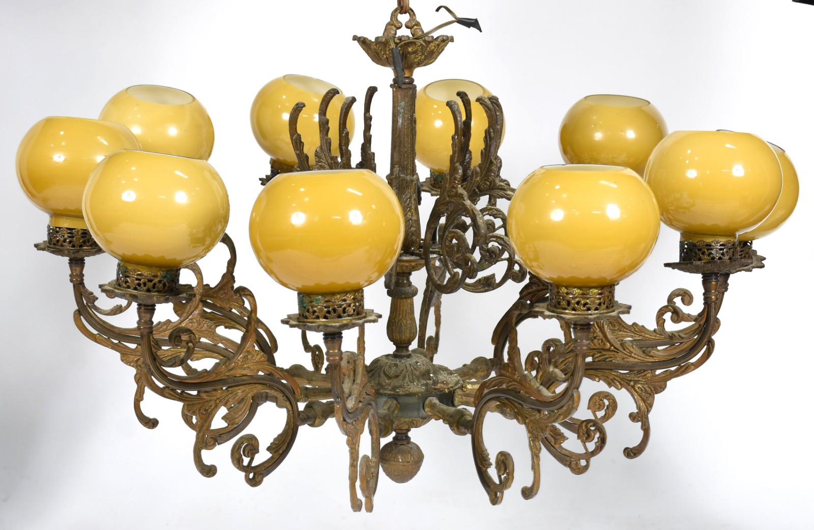 Lustre de bronze para 10 luzes, mangas de vidro amarelo. - foto 2 de 4