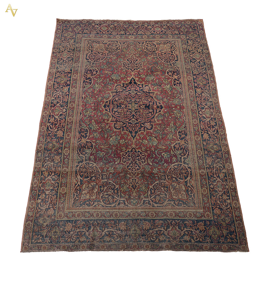 Tapete Isfahan medindo: 2,05 x 1,35 m