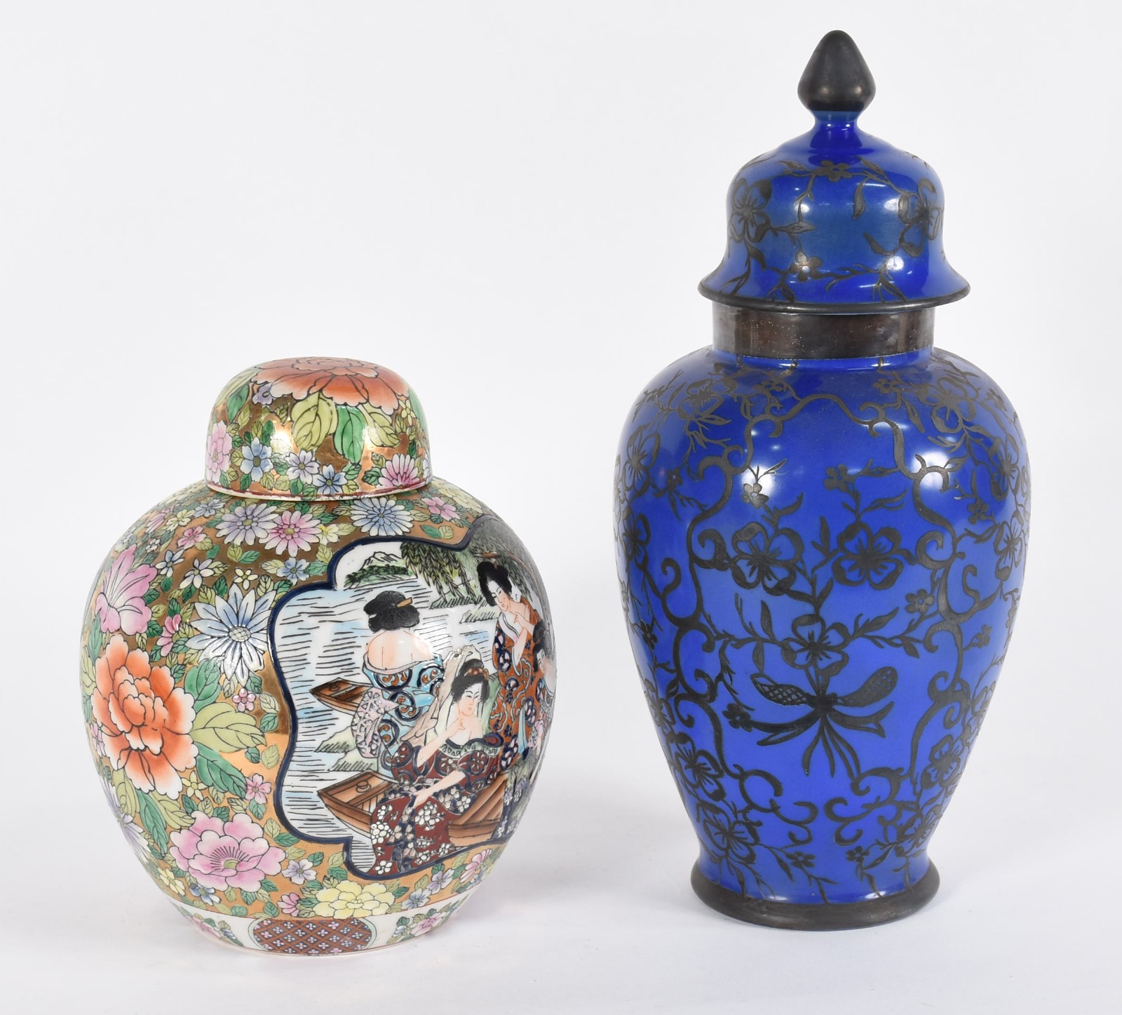 Dois potiches de porcelana, sendo um Real na cor azul e frisos... - foto 2 de 8