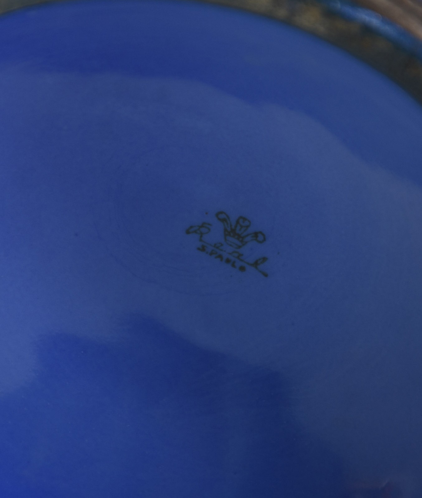 Dois potiches de porcelana, sendo um Real na cor azul e frisos... - foto 5 de 8