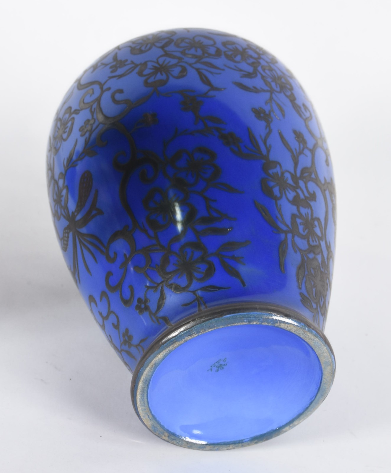 Dois potiches de porcelana, sendo um Real na cor azul e frisos... - foto 7 de 8