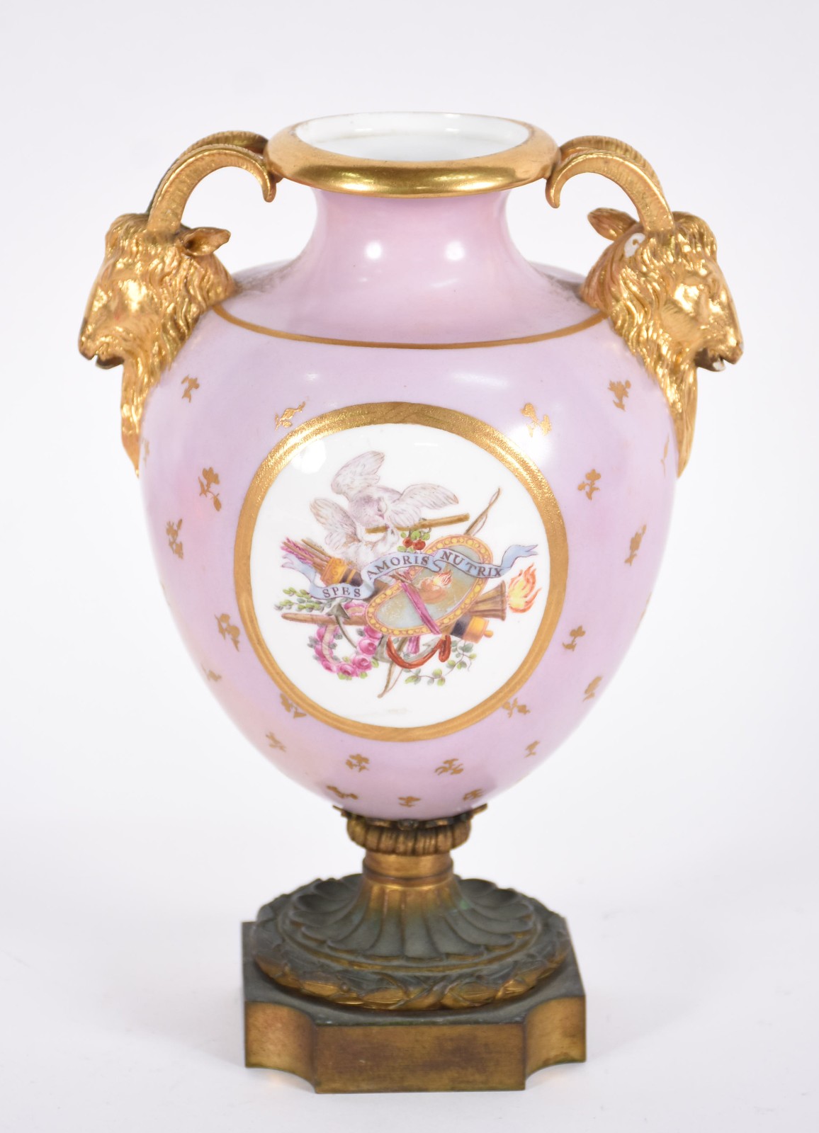 Ânfora em porcelana e bronze ormolu, com pinturas e aplicações... - foto 3 de 6
