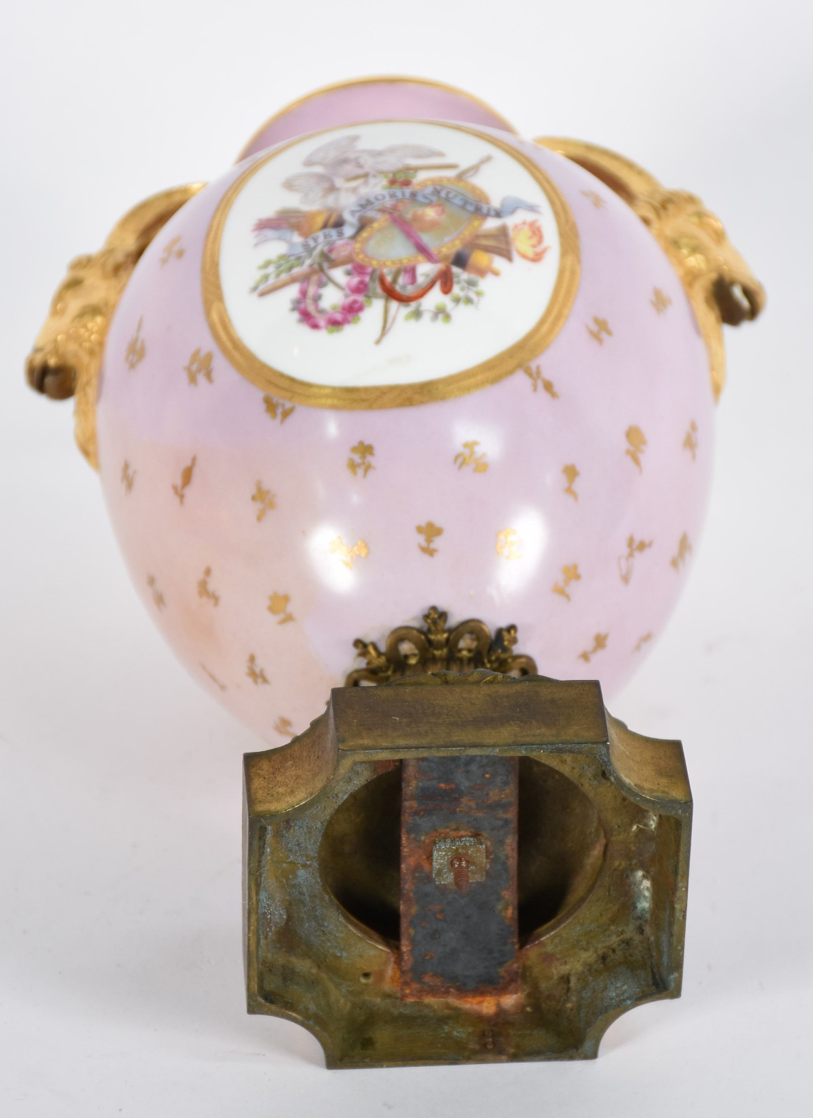 Ânfora em porcelana e bronze ormolu, com pinturas e aplicações... - foto 6 de 6