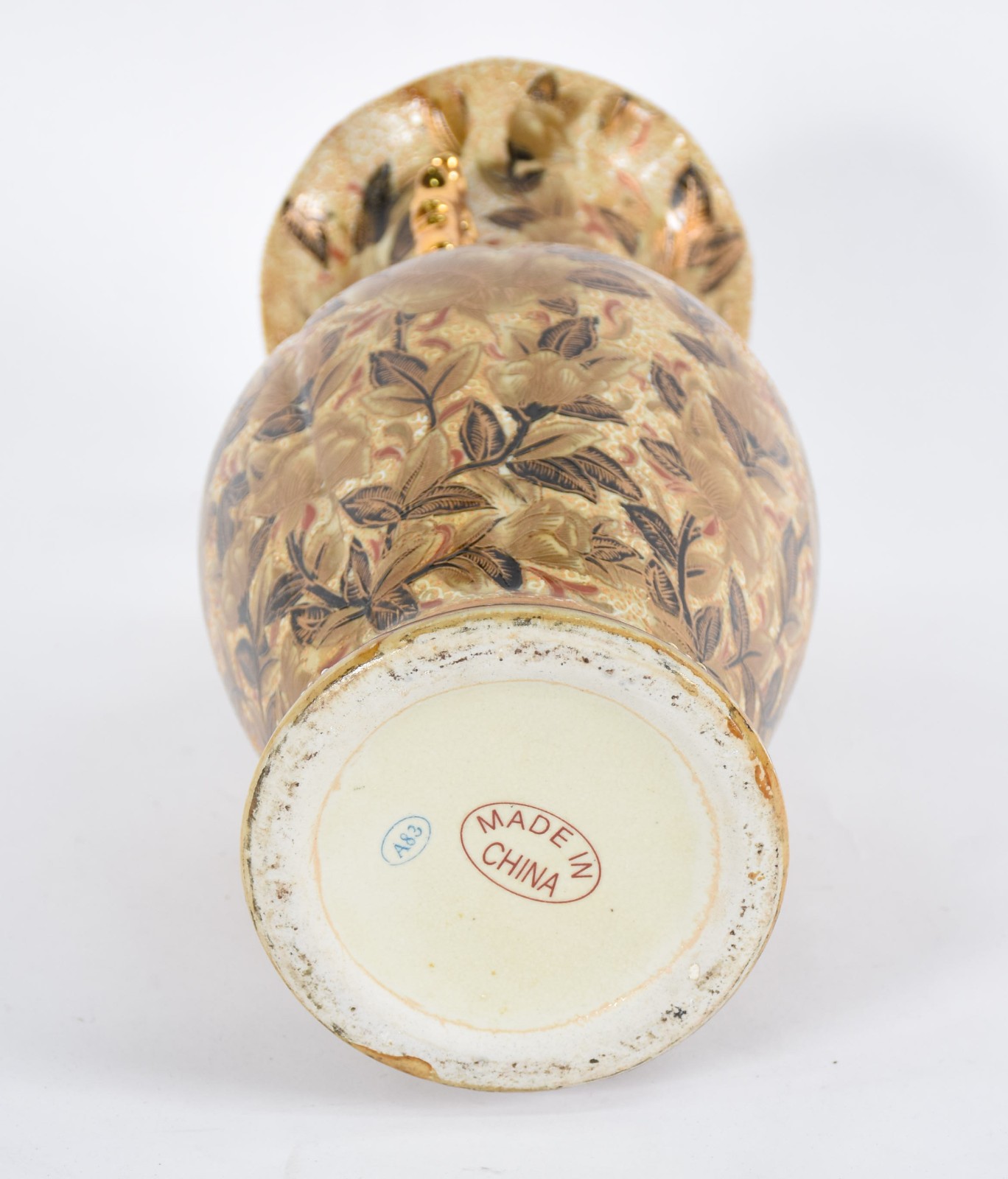 Vaso de porcelana oriental com flores em policromia e realces... - foto 4 de 4
