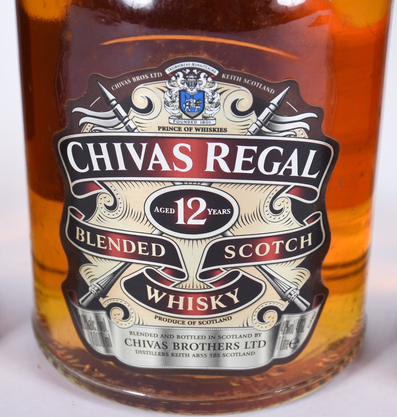 Três garrafas de Whisky Chivas Regal 12 anos. - foto 3 de 10