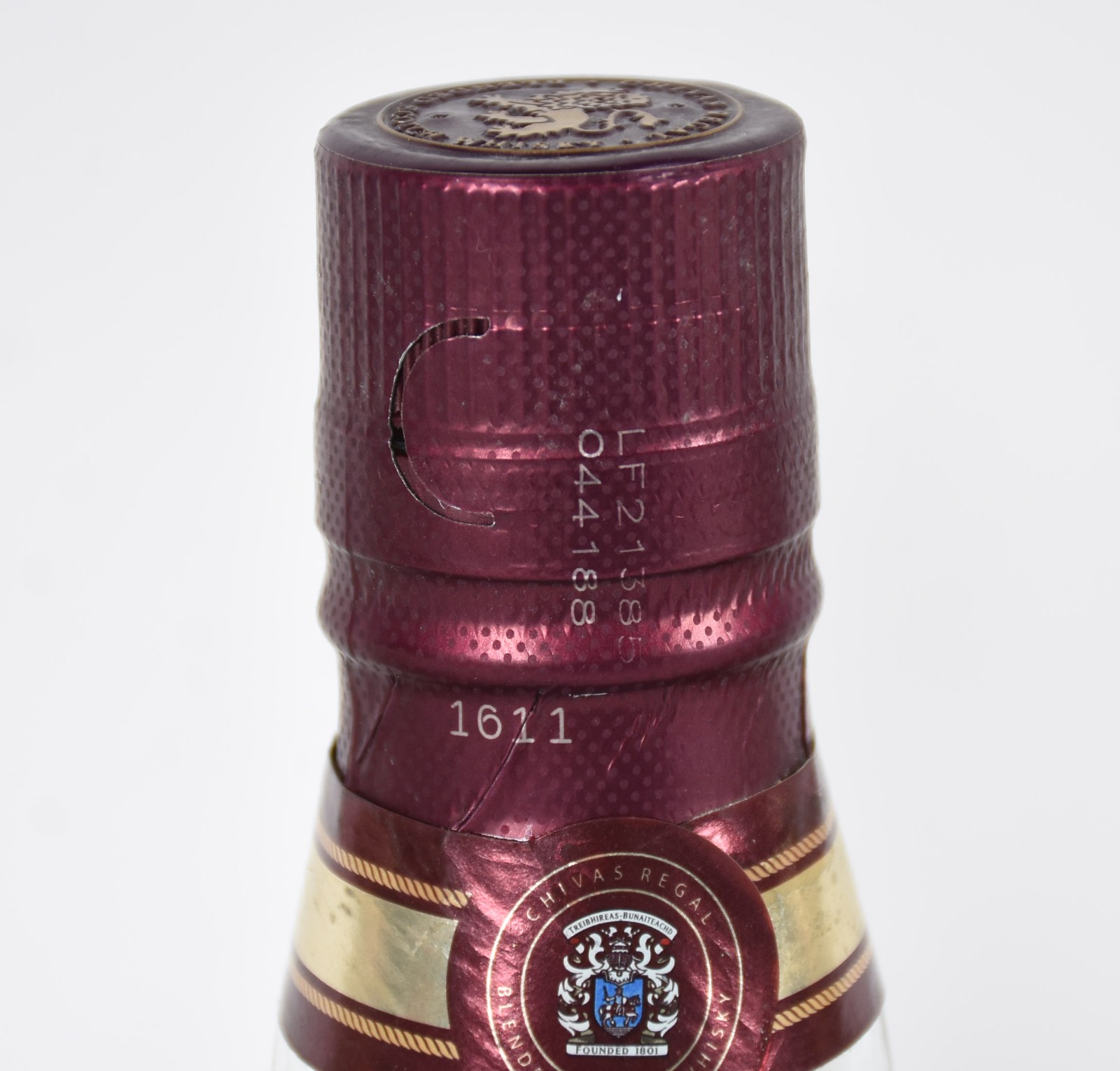 Três garrafas de Whisky Chivas Regal 12 anos. - foto 4 de 10