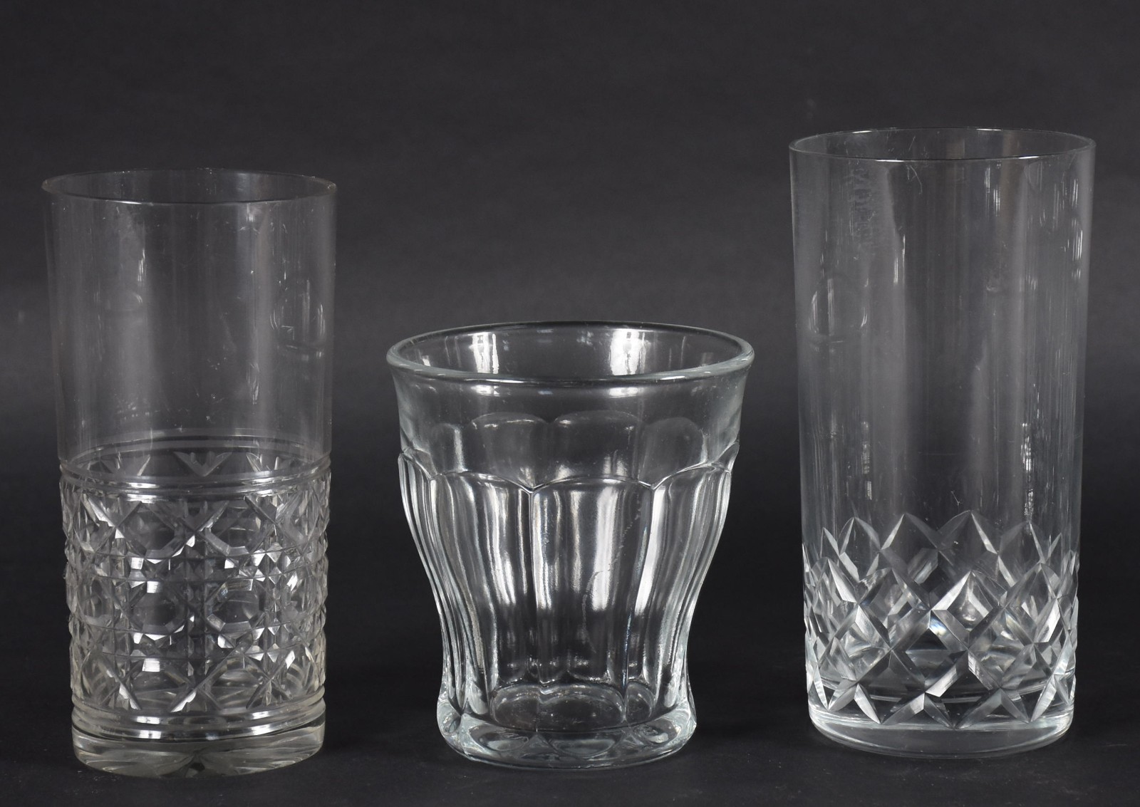 Conjunto de copos, sendo 6 copos longos de cristal para Whisky e 12... - foto 2 de 5