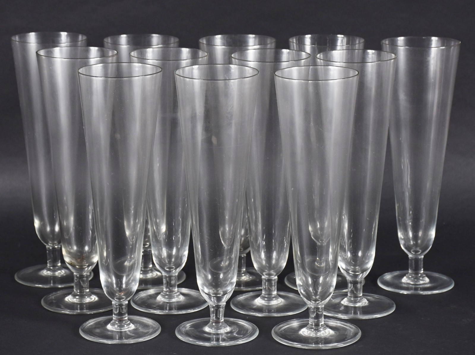 Doze tulipas para chopp de cristal. - foto 1 de 3