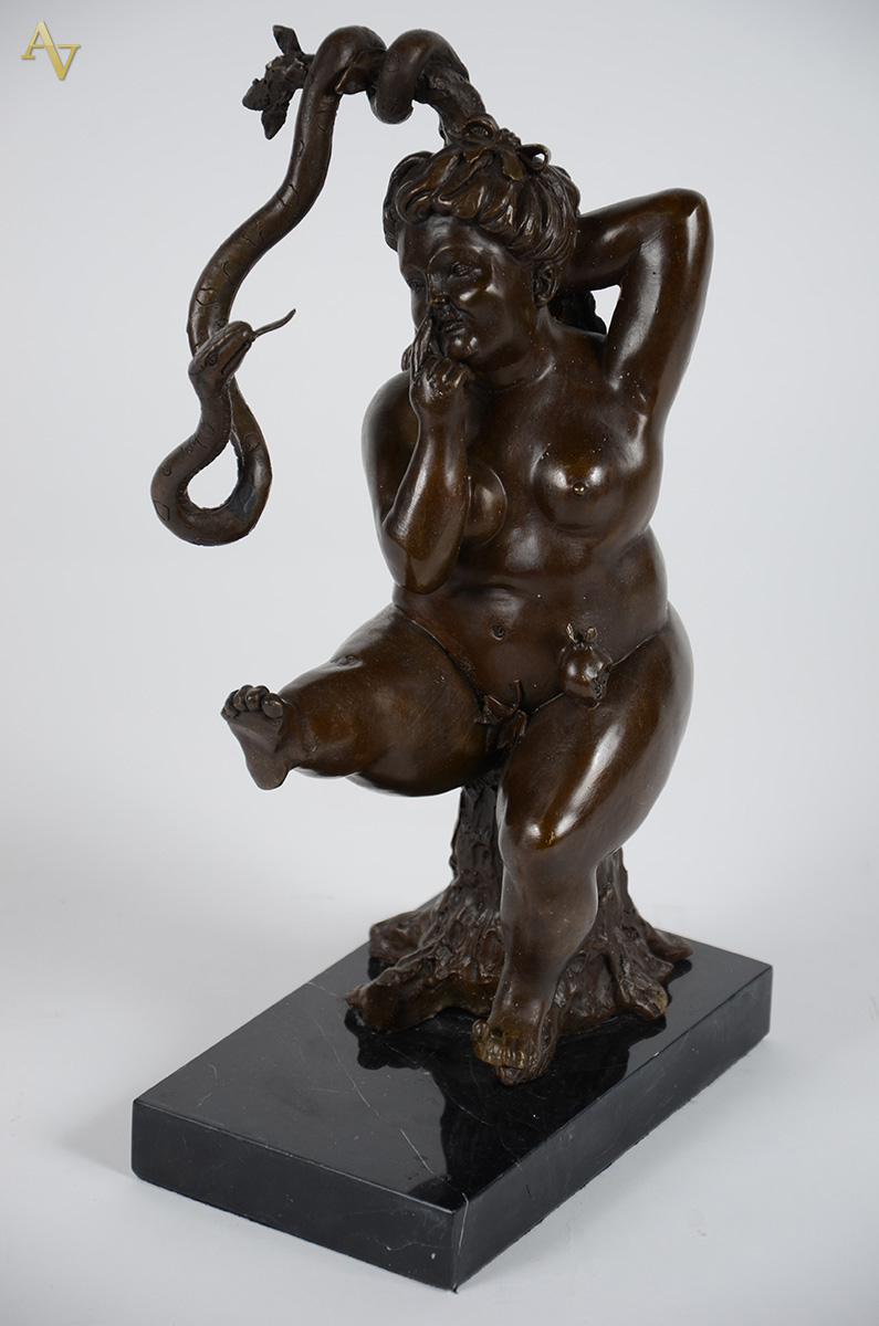 BOTERO - Escultura em bronze com base em mármore representando Mulher...