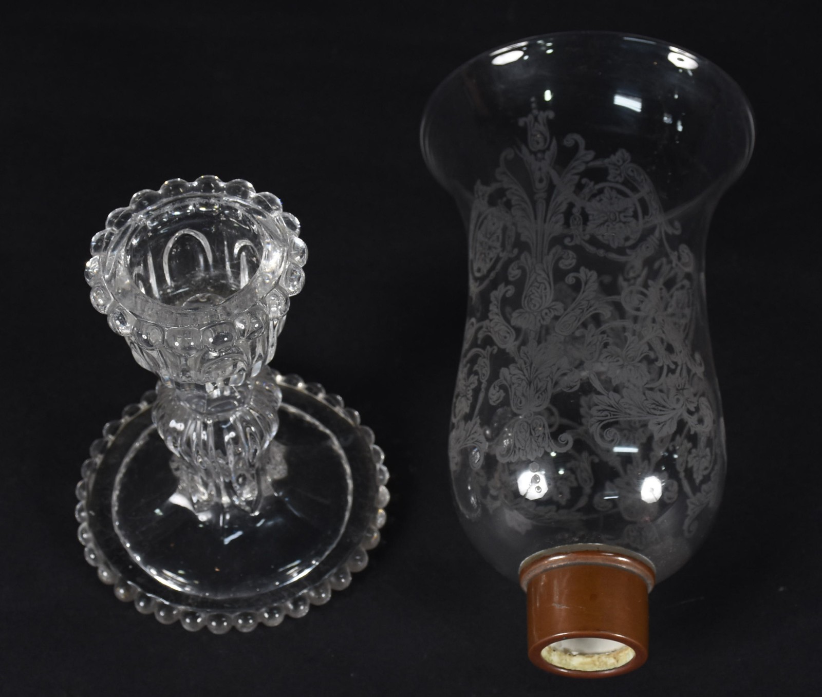 Castiçal de cristal, com bicado na borda. - foto 4 de 4