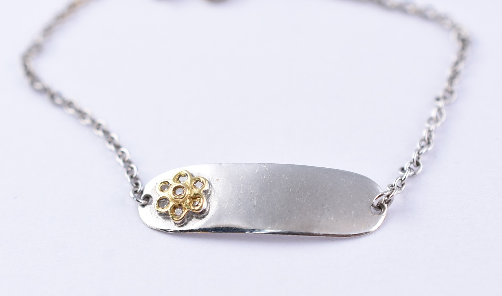 Pulseira de criança de ouro branco com mini brilhantes (Por motivos... - foto 5 de 6