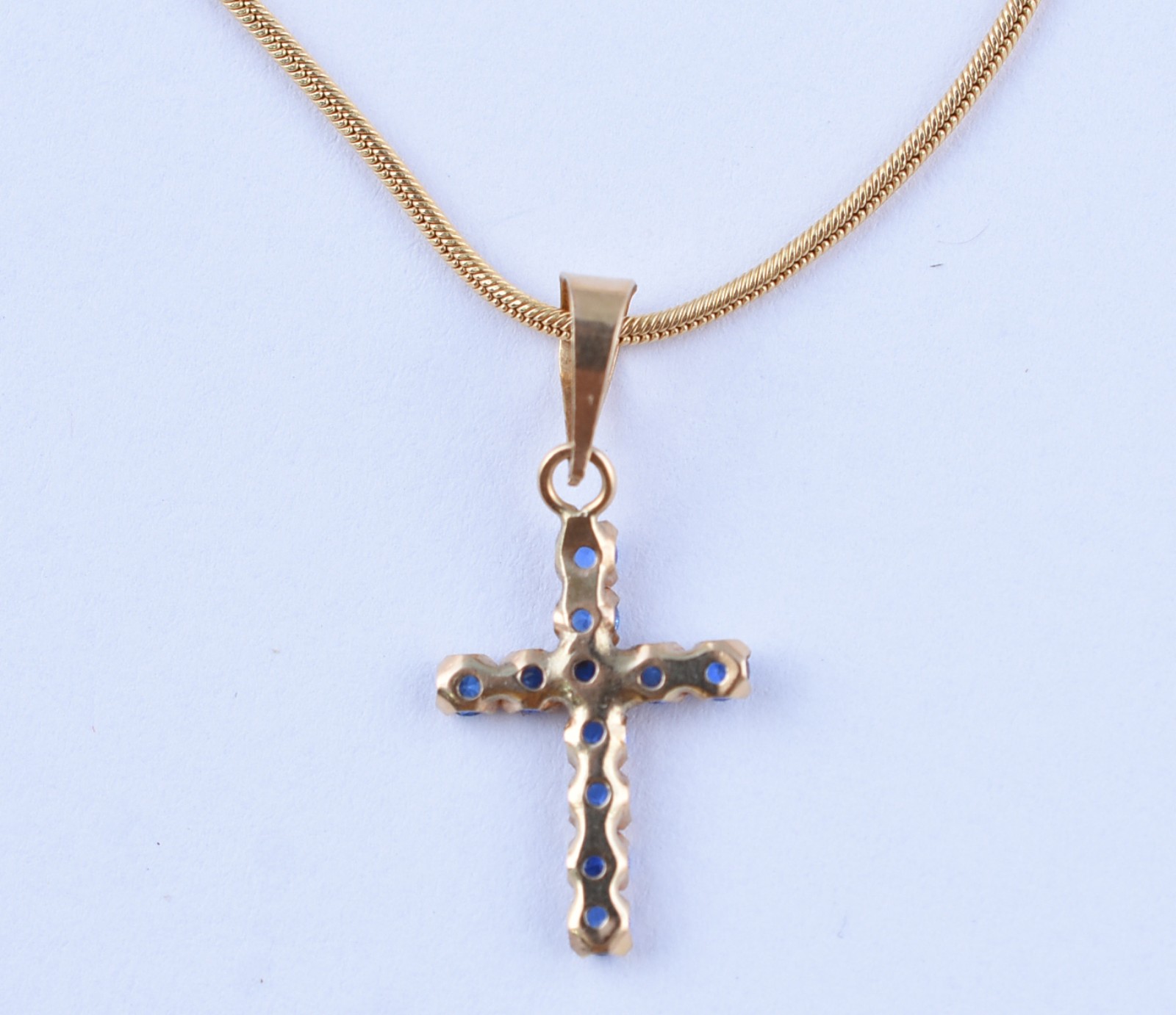 Pulseira de ouro 18 k rabo de rato e cruz com pedras (Por motivos de... - foto 4 de 4