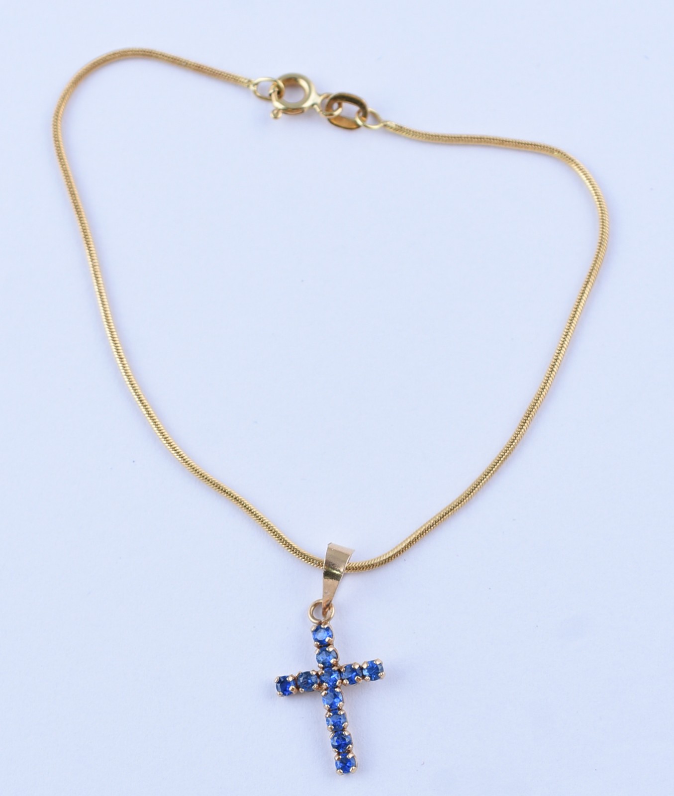Pulseira de ouro 18 k rabo de rato e cruz com pedras (Por motivos de... - foto 2 de 4