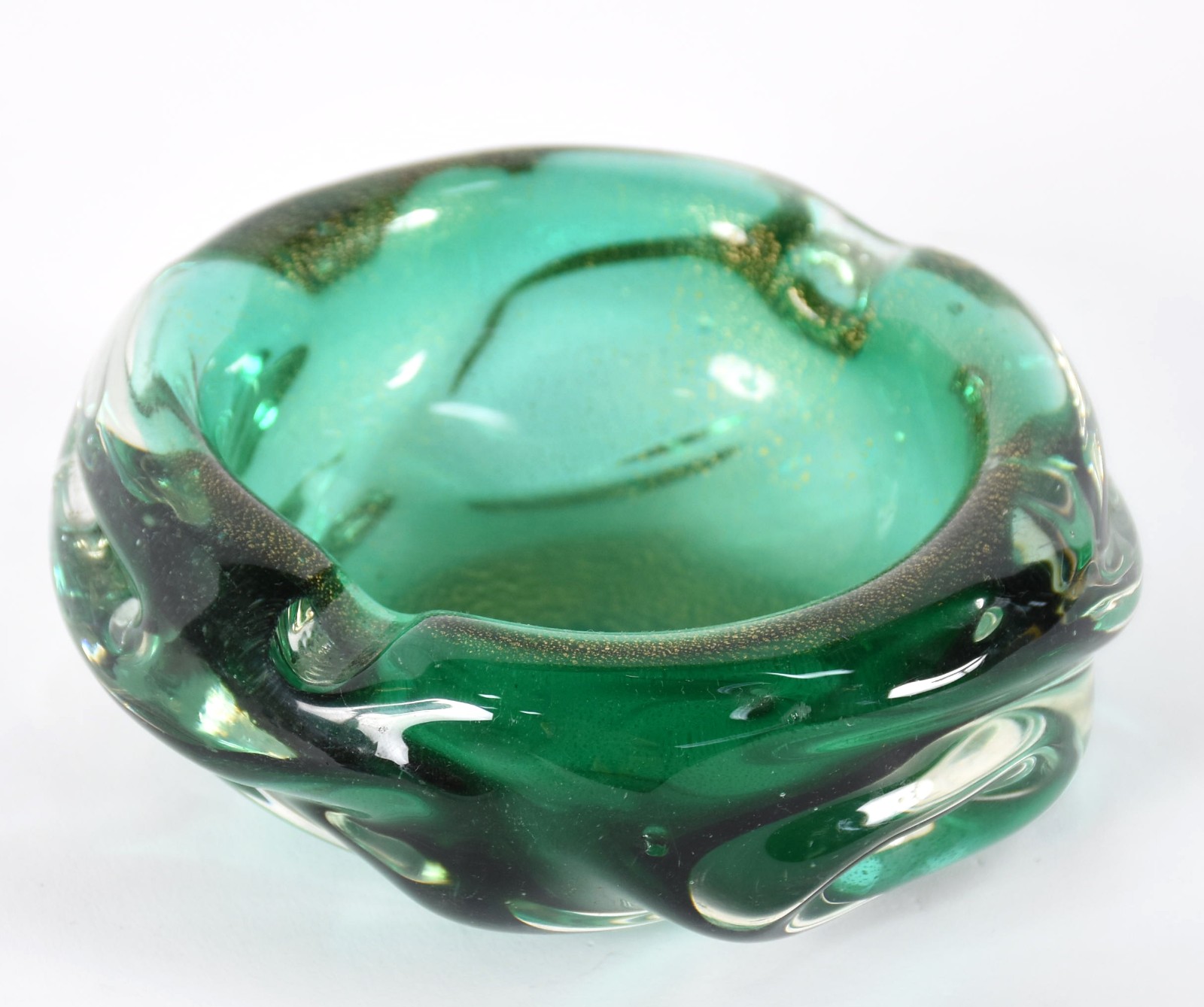 Cinzeiro de vidro decorativo na cor verde com pó de ouro, com pequeno... - foto 2 de 4