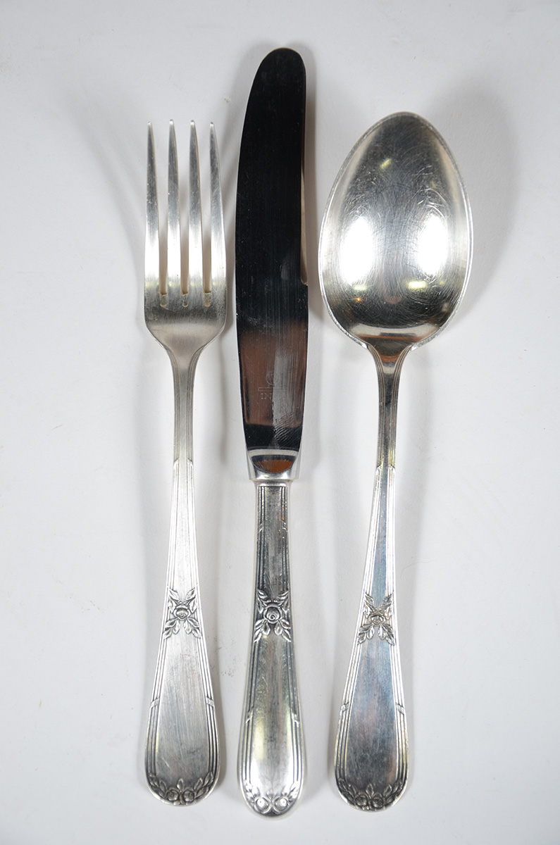 Faqueiro de prata 90 WOLFF, com 130 peças , completo para 12 pessoas... - foto 2 de 2