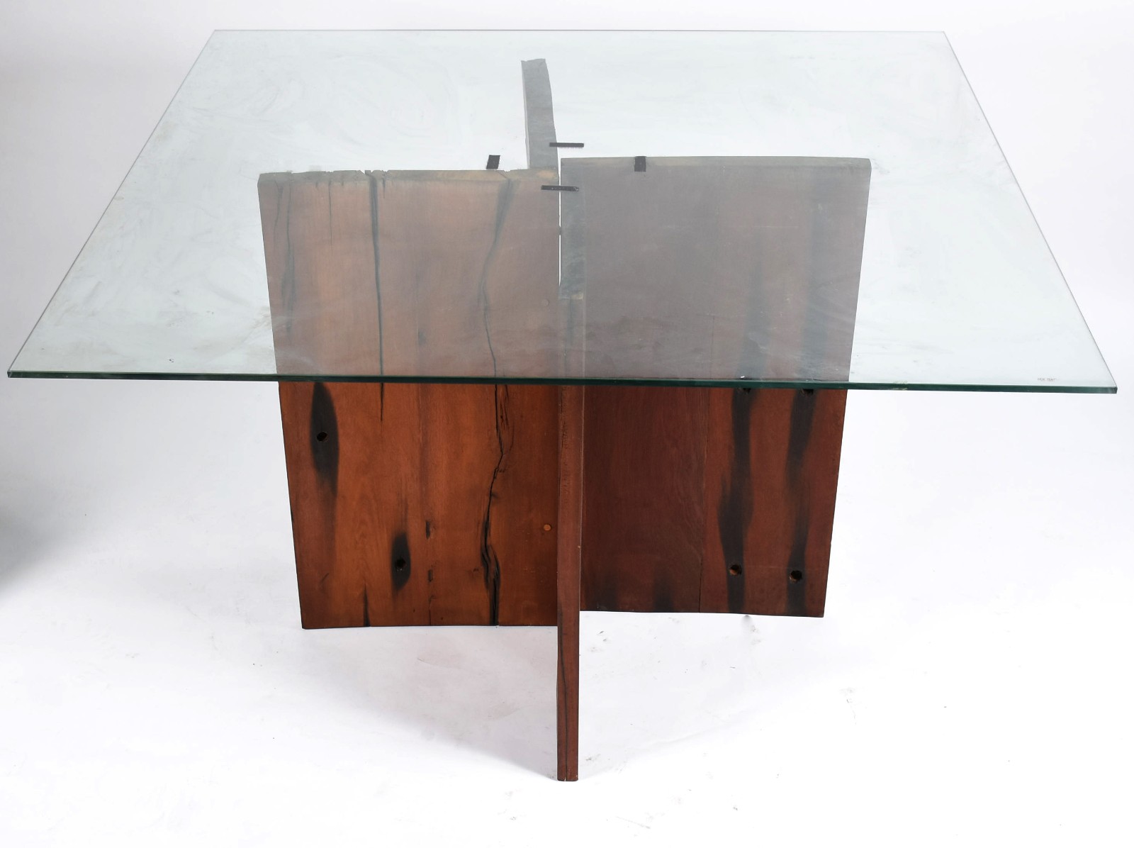 Mesa de jantar com base de madeira nobre, tampo de vidro, acompanham... - foto 3 de 6