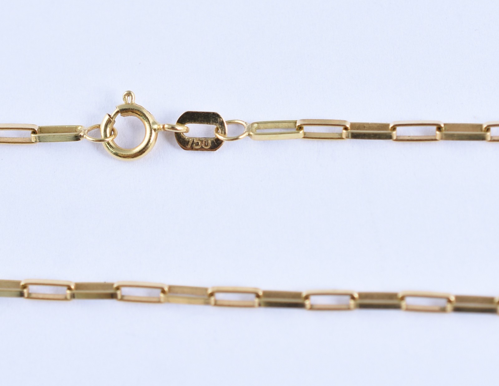 Cordão em ouro 18 k , laminado, com elos chatos vazados (Por questão... - foto 4 de 4