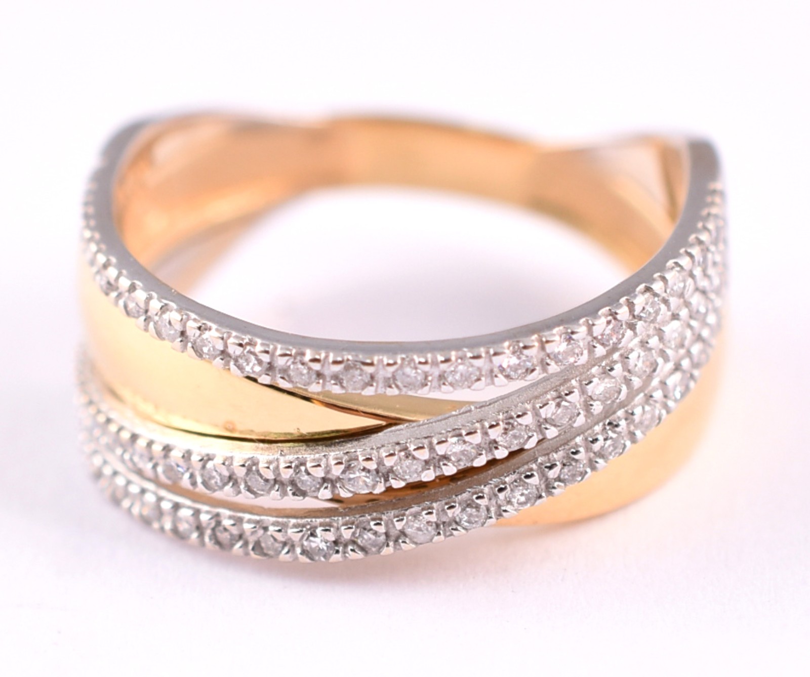 Anel em ouro 18 k, contrastado, com 3 fileiras em ouro branco... - foto 1 de 5