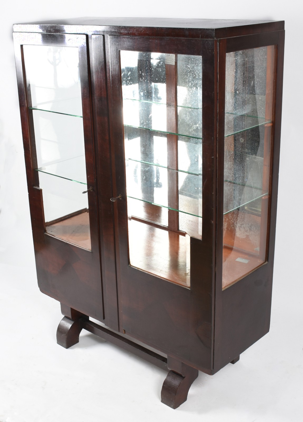 Vitrine de madeira nobre com duas portas e laterais de vidro... - foto 1 de 6