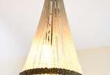 Lustre estilo Império com estrutura de metal do... - Lustre estilo Império com estrutura de metal dourado e contas de cristal. Altura total: 108 cm (Retirada em residência em Laranjeiras).