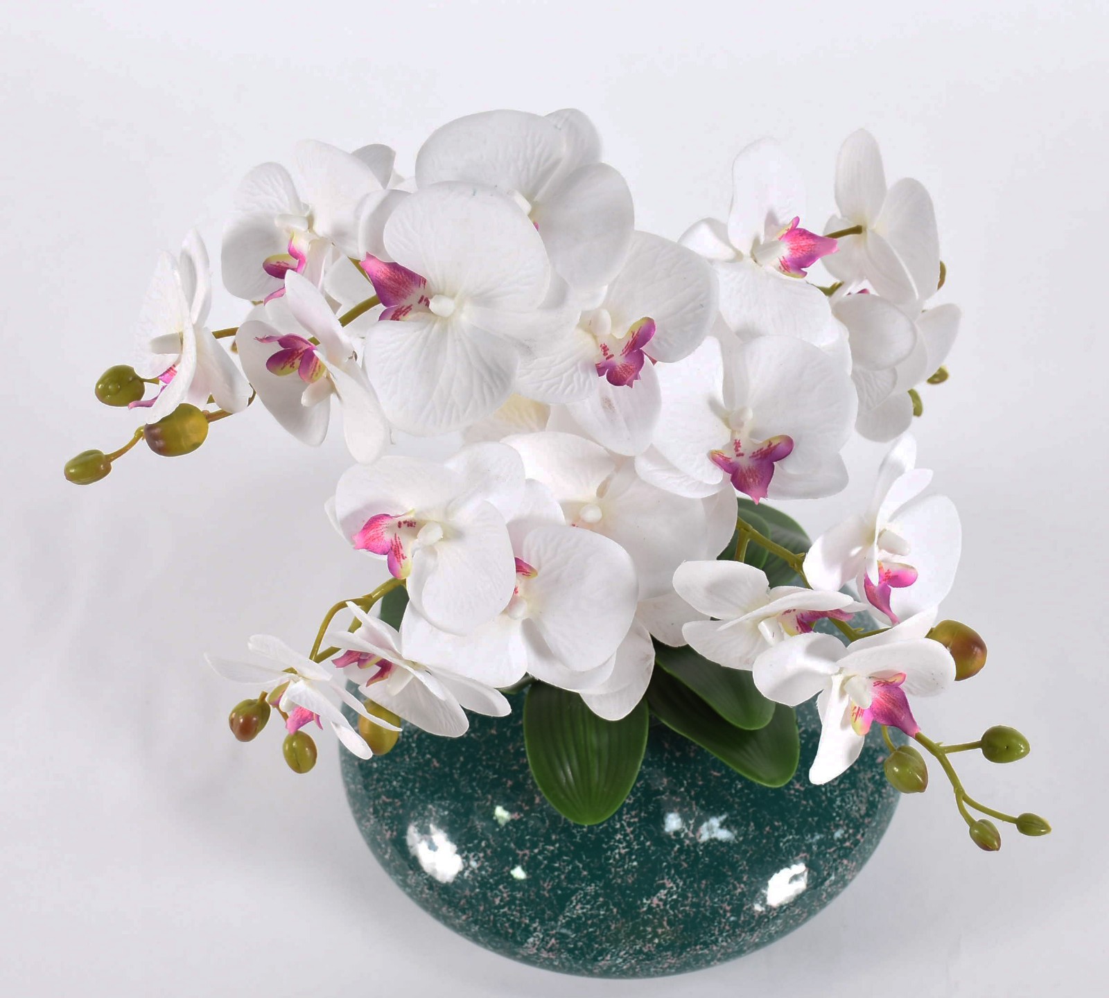 Composição floral de orquídeas permanentes em cachepot em faiança... - foto 2 de 5