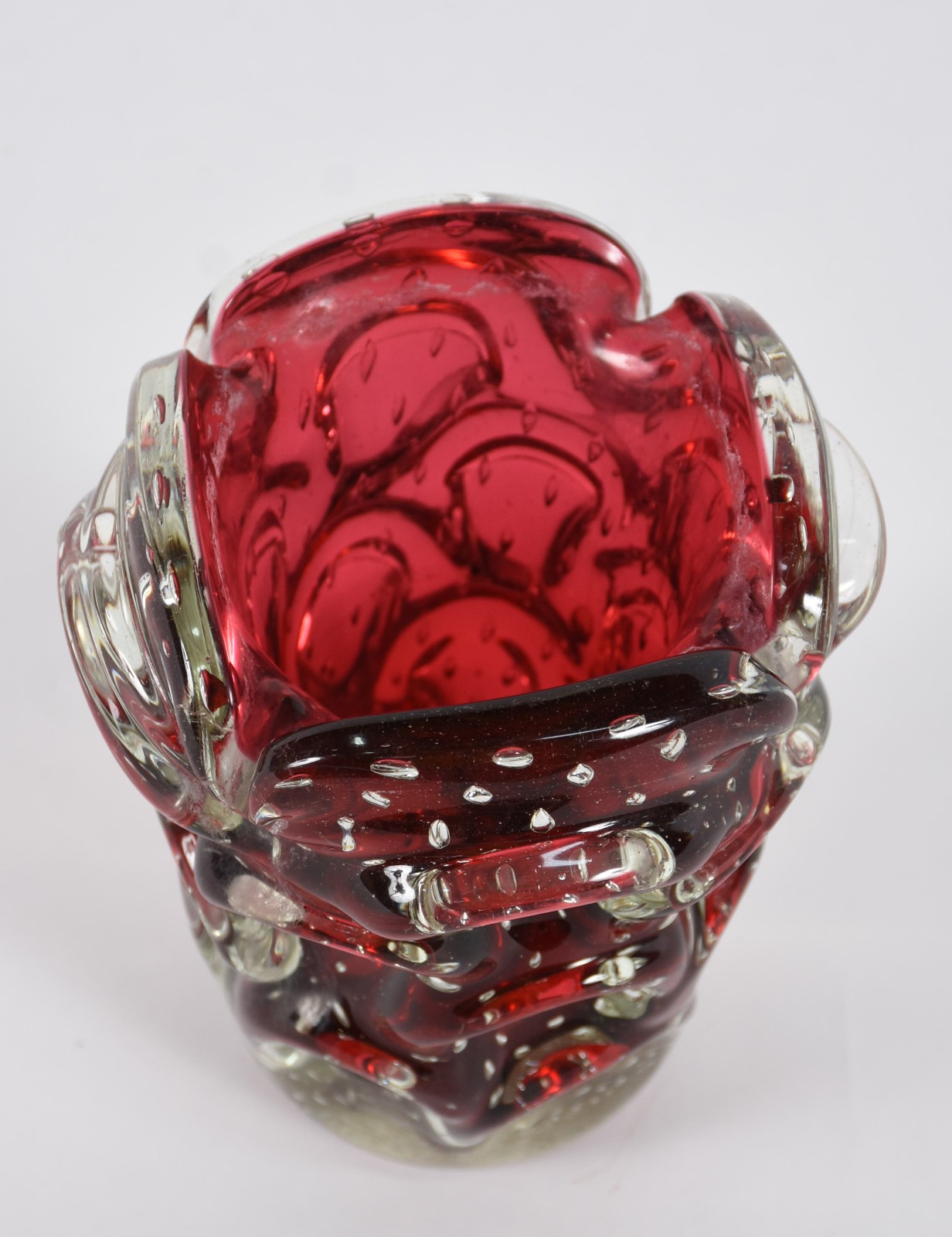 Pequeno vaso de murano na cor rubi. - foto 2 de 5