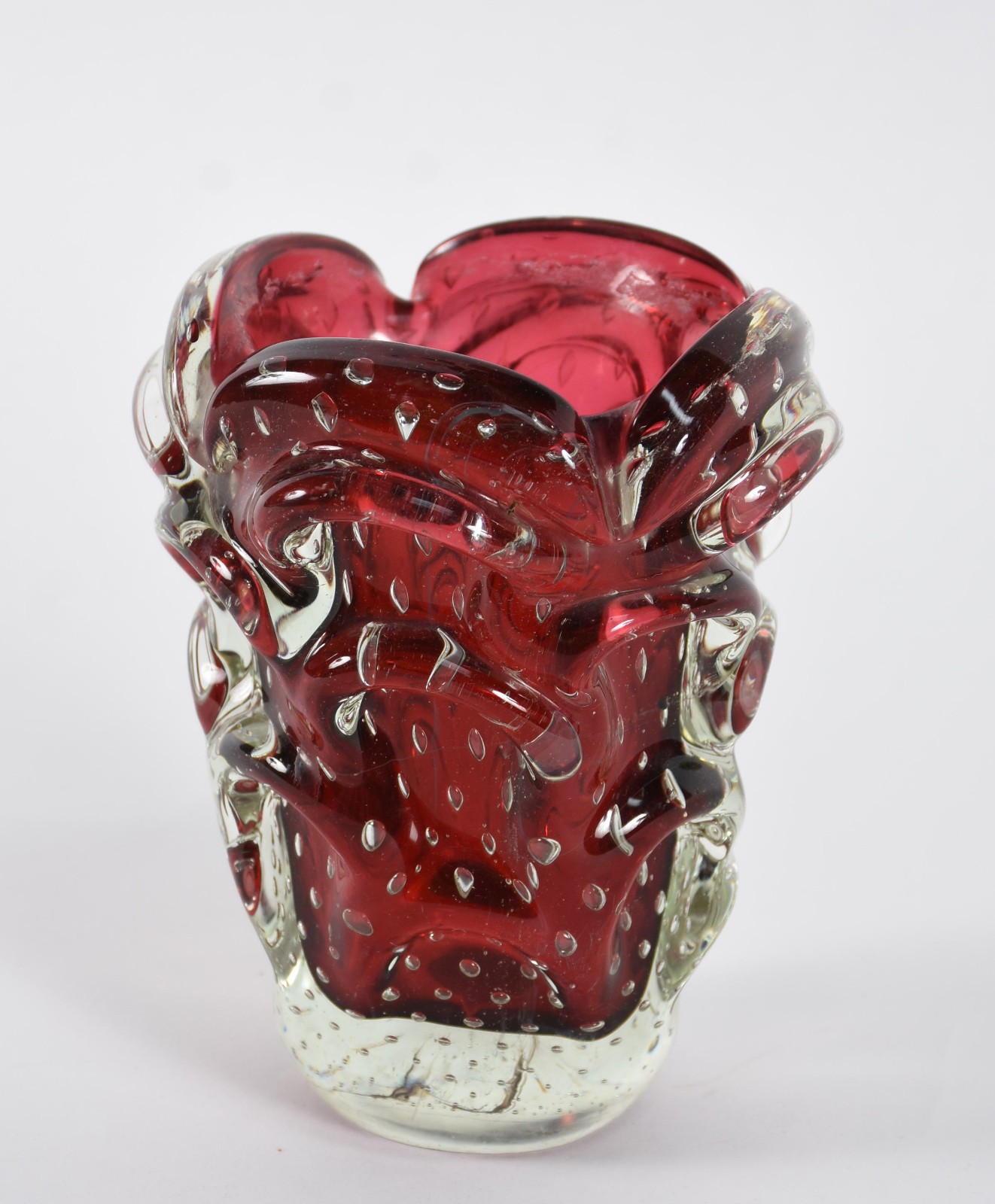 Pequeno vaso de murano na cor rubi. - foto 4 de 5
