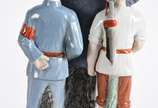Revolução Cultural Chinesa (1966-1976), Saudaçã... - Revolução Cultural  – China – Década de 60 – Grupo escultórico de porcelana chinesa pintada a mão.