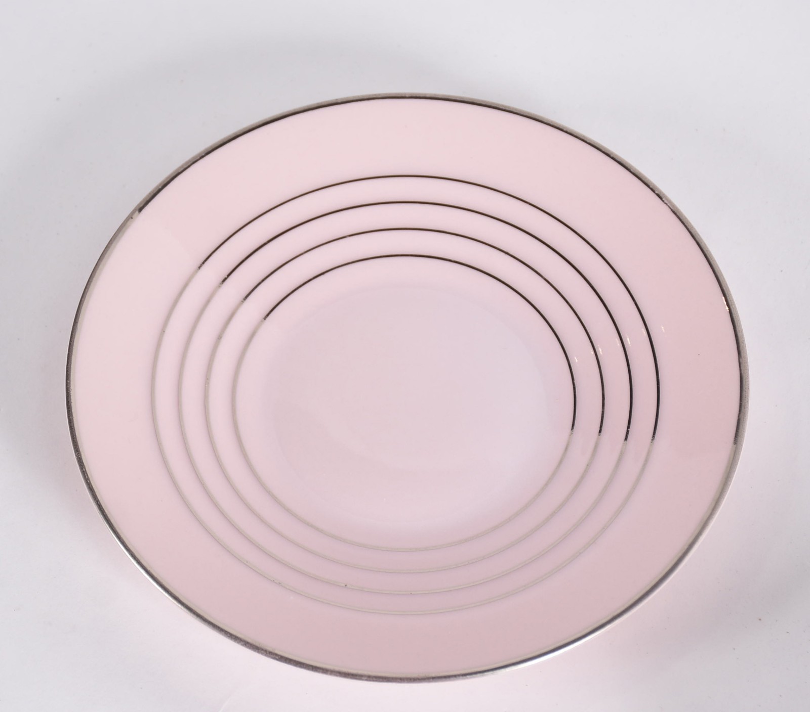 Seis xícaras de chá com pires e seis pratinhos de porcelana tcheca... - foto 5 de 6