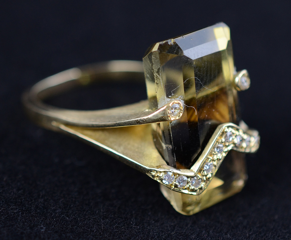 Anel de ouro 18 k, topázio do Rio Grande, aproximadamente, 12 carats...