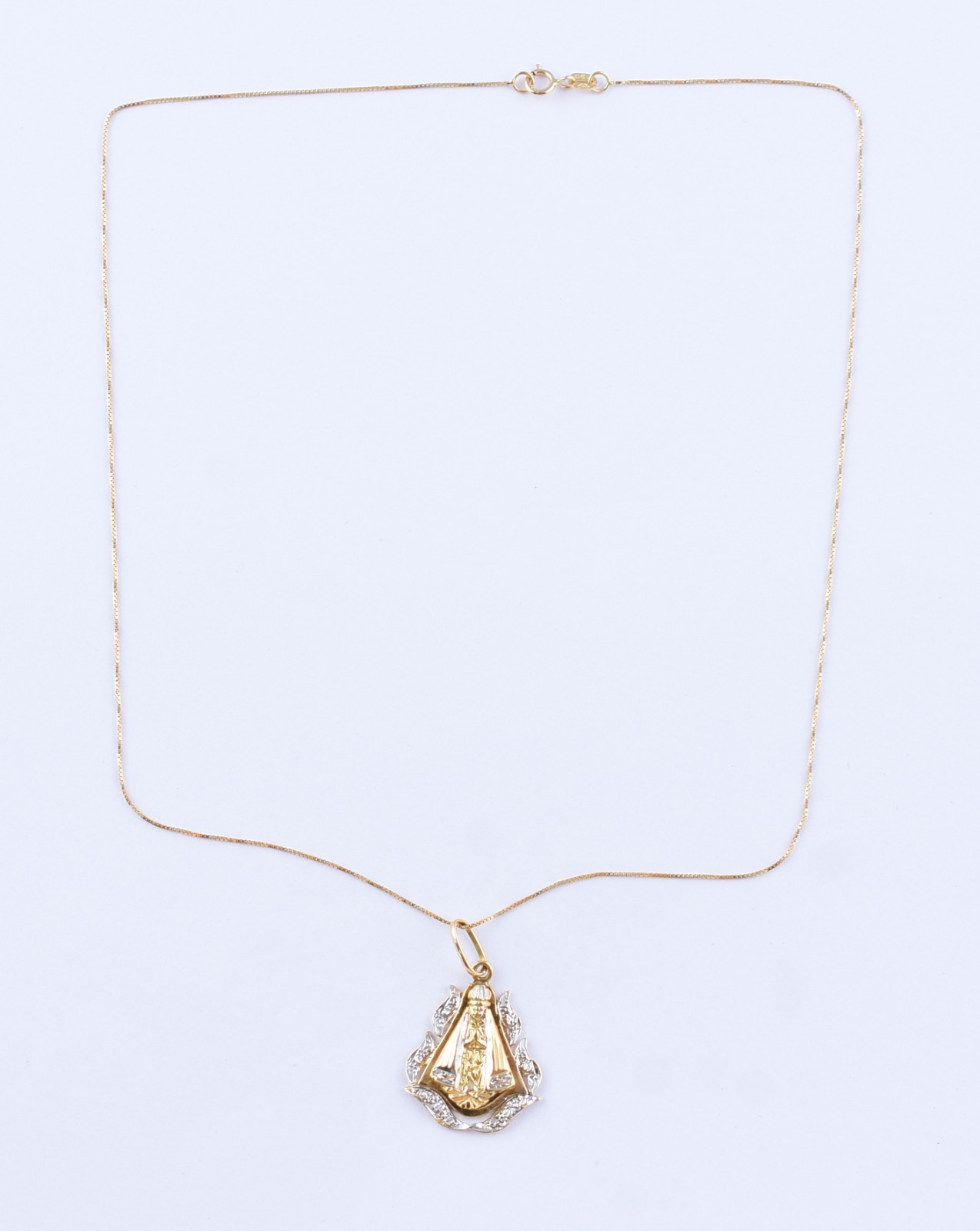 Gargantilha de ouro 18 k contrastado 750, pingente de Nossa Senhora... - foto 2 de 5