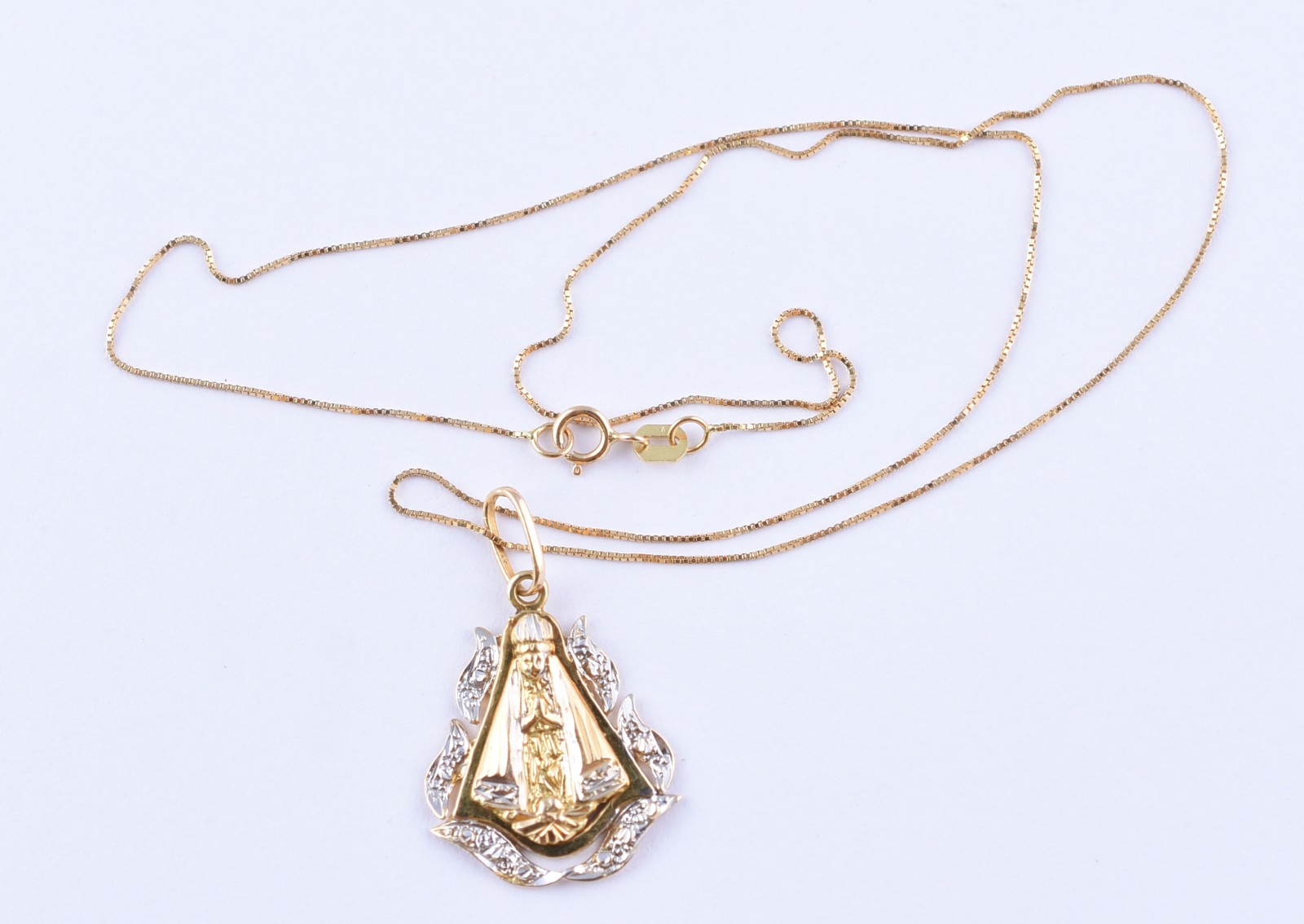 Gargantilha de ouro 18 k contrastado 750, pingente de Nossa Senhora... - foto 1 de 5
