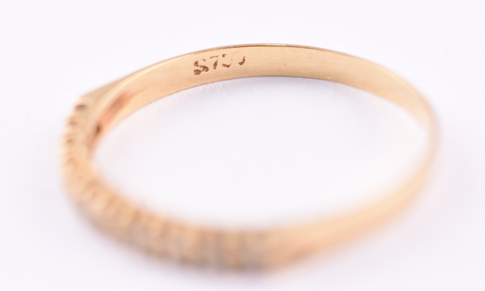 Anel de ouro 18 k contrastado 750 e 12 brilhantes, aro 18 (Por... - foto 3 de 4
