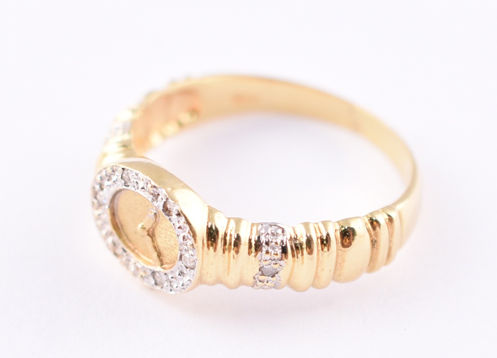 Anel de ouro 18 k contrastado 750 com pequeno brilhante, aro 16 (Por... - foto 2 de 4