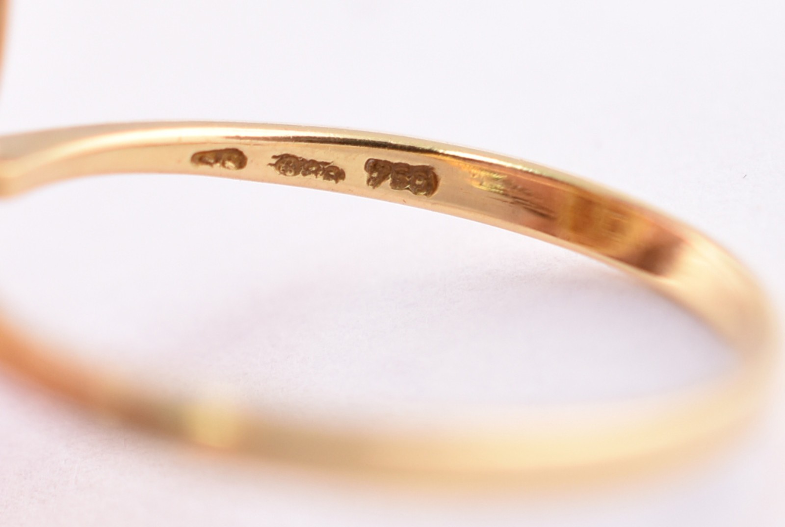 Anel de ouro 18 k contraste 750 com pequenos brilhantes, aro 19 (Por... - foto 4 de 4