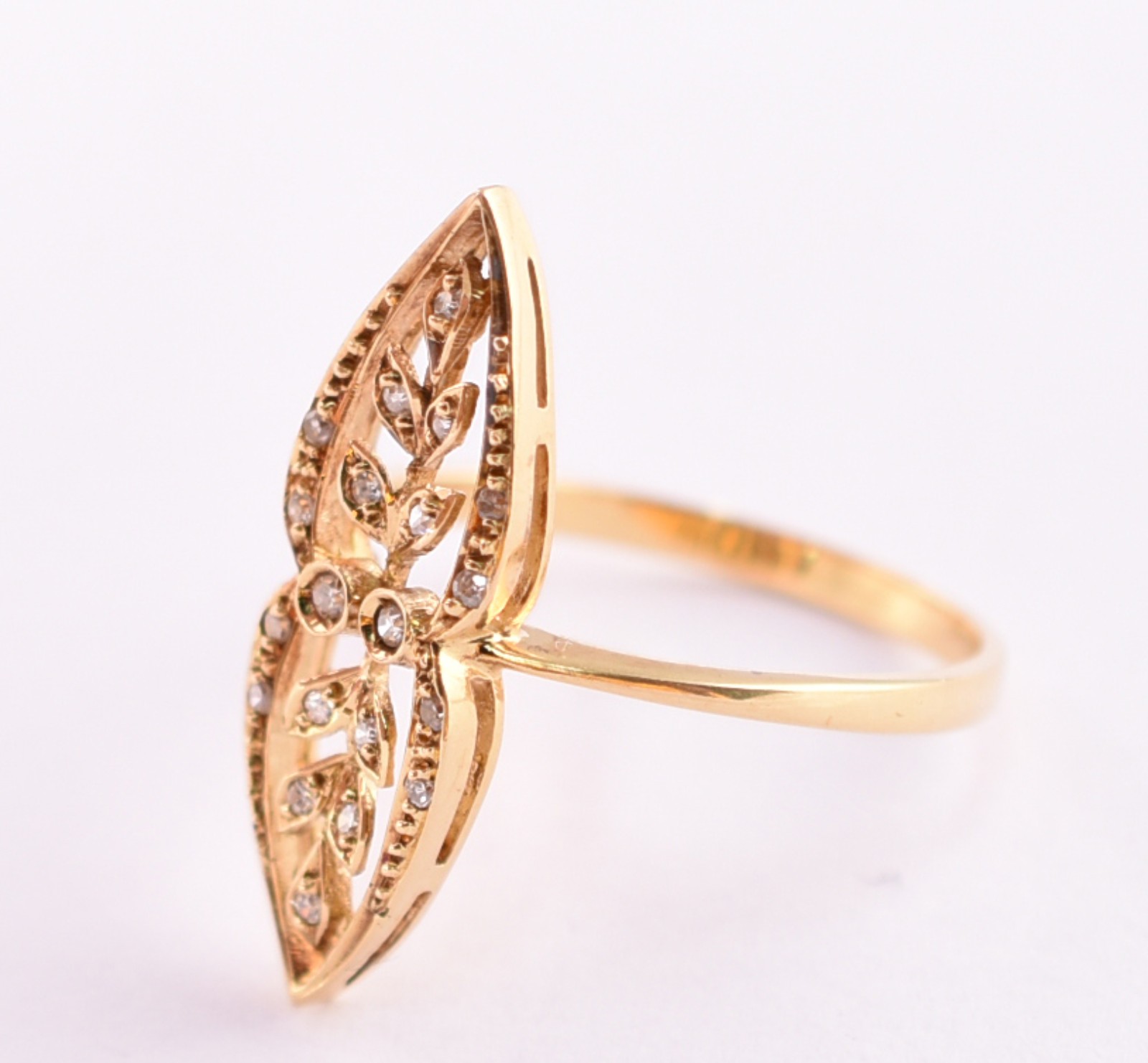 Anel de ouro 18 k contraste 750 com pequenos brilhantes, aro 19 (Por... - foto 2 de 4