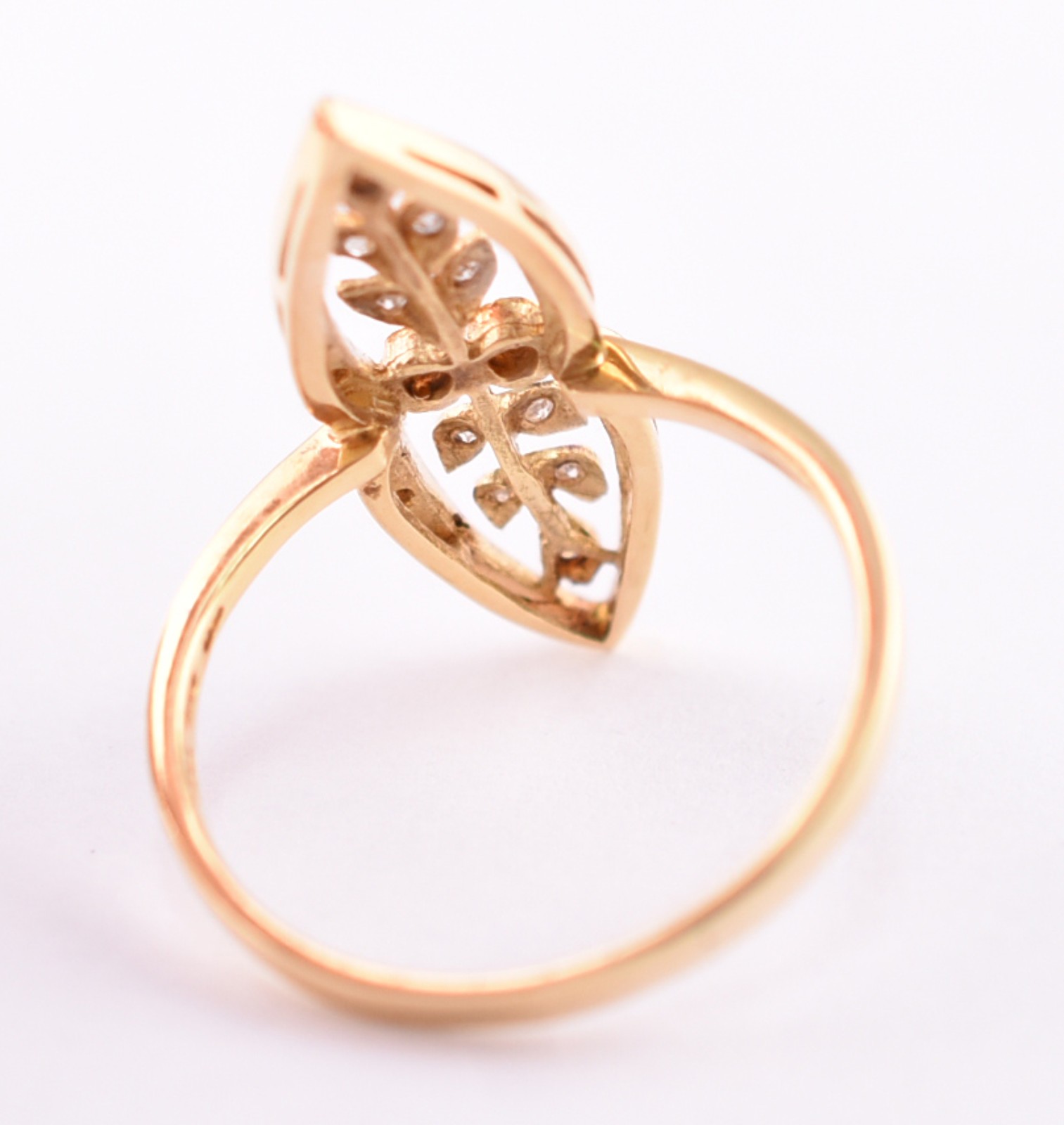 Anel de ouro 18 k contraste 750 com pequenos brilhantes, aro 19 (Por... - foto 3 de 4