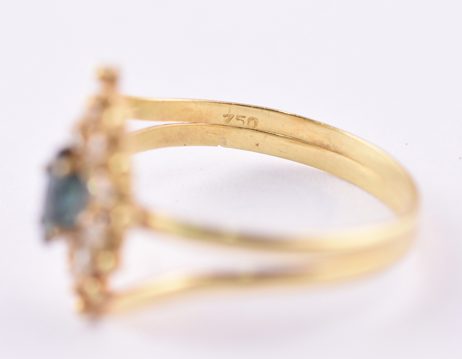 Anel de ouro 18 k com 10 brilhantes e safiras azuis, aro 17 (Por... - foto 4 de 4