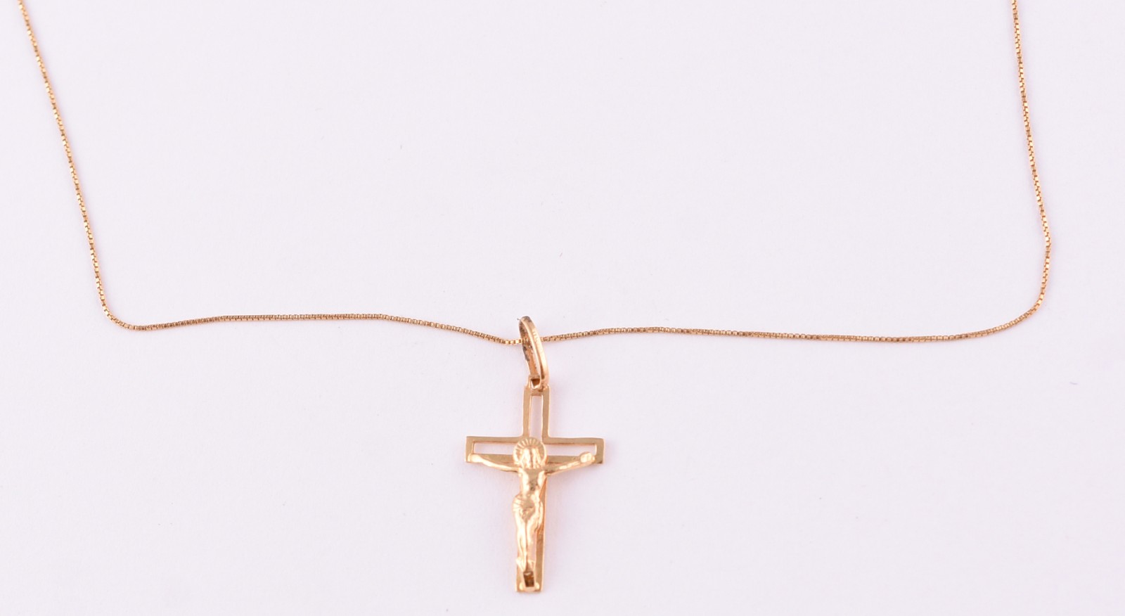 Gargantilha de ouro contraste 750 e pingente feitio crucifixo (Por... - foto 7 de 8