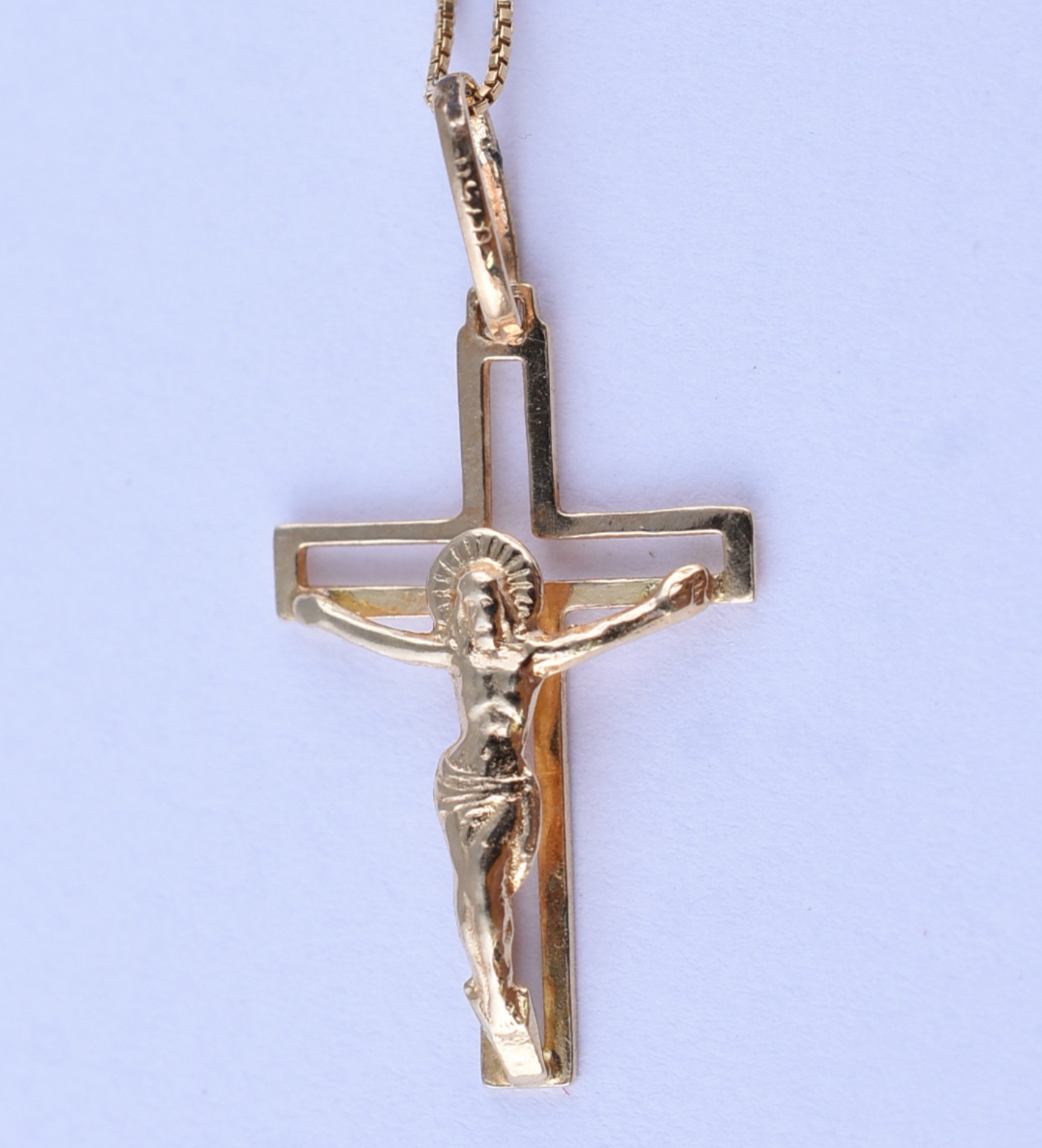 Gargantilha de ouro contraste 750 e pingente feitio crucifixo (Por... - foto 2 de 8