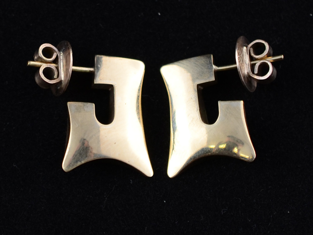 Par de brincos ouro 18k retangular. Peso:6.5g.