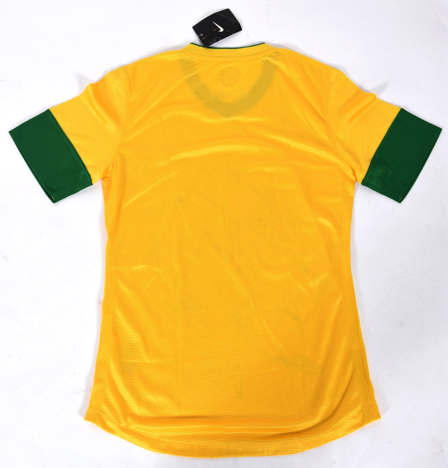 Camisa da conquista da Copa das Confederações 2013, autografada pelos... - foto 8 de 10