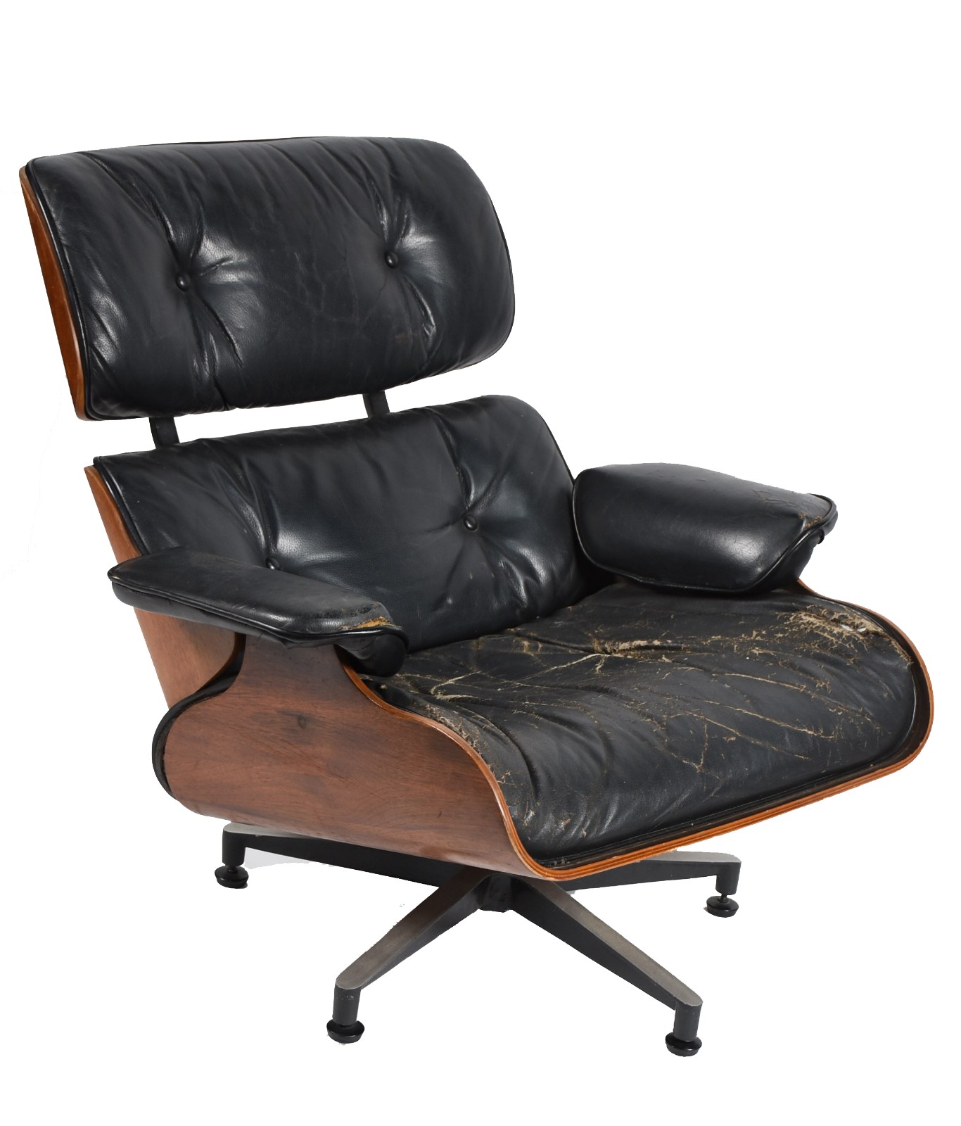 Poltrona giratória estilo Charles Eames imbuia e couro (estofamento... - foto 2 de 6